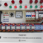 Painel de Acionamento de Motores com Simulador de Defeitos